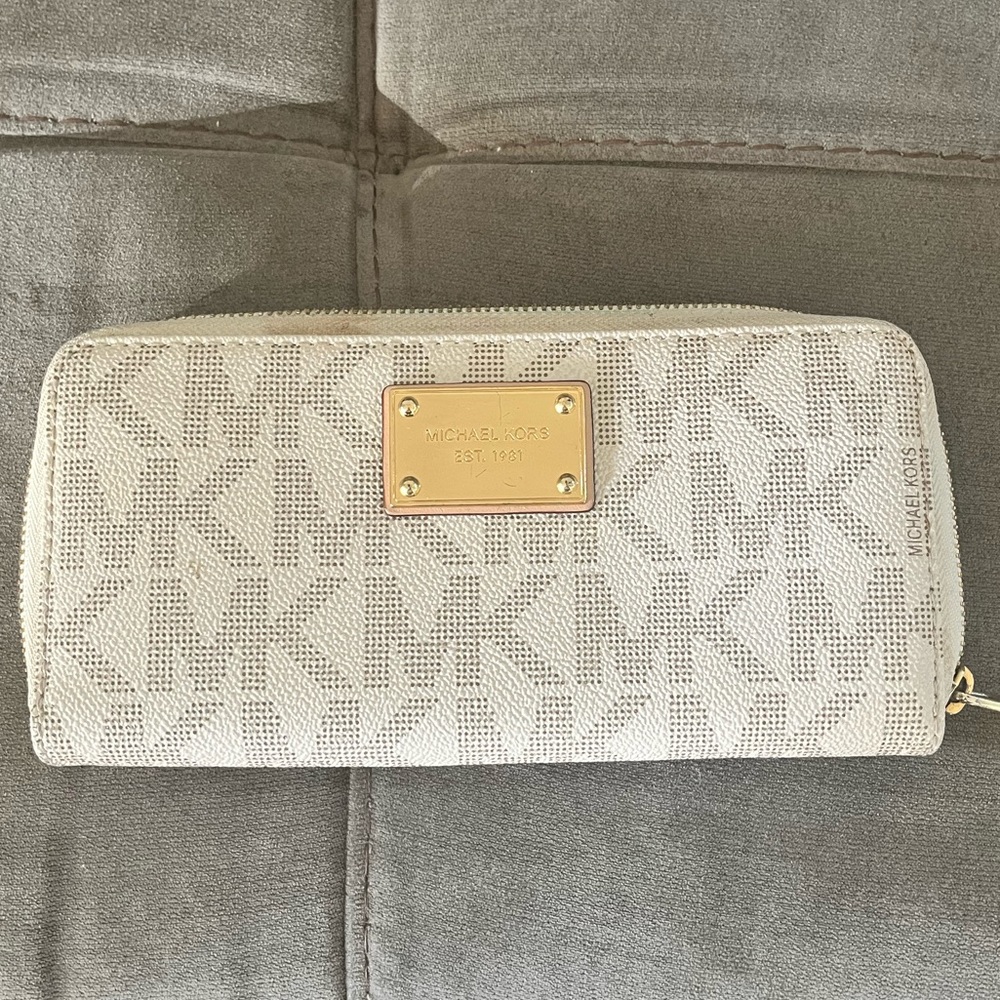 Michael Kors Cream Monogram Large Zipper Wallet